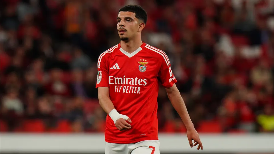 LISBON, PORTUGAL - APRIL 23: Zeki Amdouni of SL Benfica looks on during the Portuguese Cup Semi Final match between SL Benfica and FC Tirsense at Estadio da Luz on April 23, 2025 in Lisbon, Portugal. (Photo by Gualter Fatia/Getty Images)