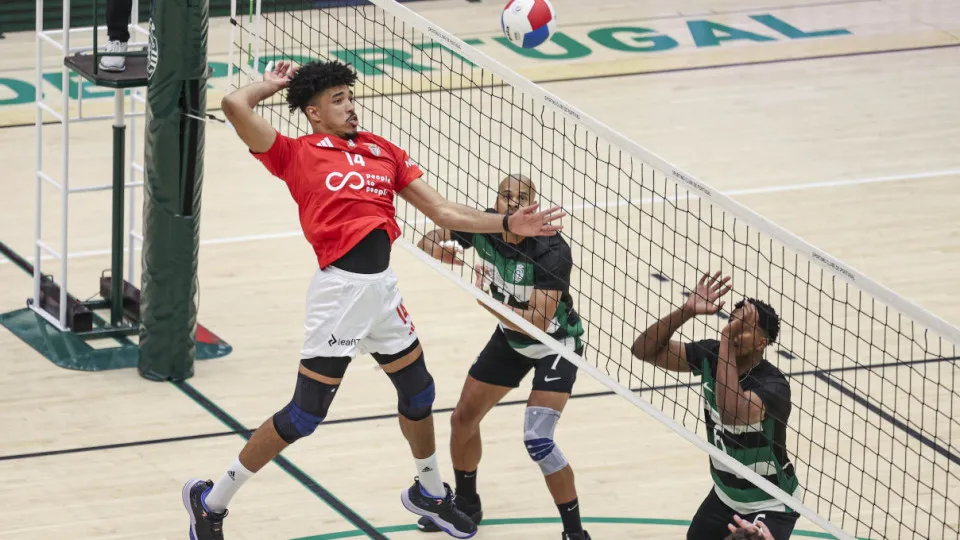 Benfica volta a 'tramar' Sporting e fica a uma vitória do hexacampeonato