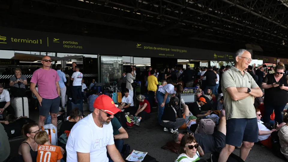AO MINUTO: "Fizemos tudo aquilo que podíamos"; Críticas à Proteção Civil