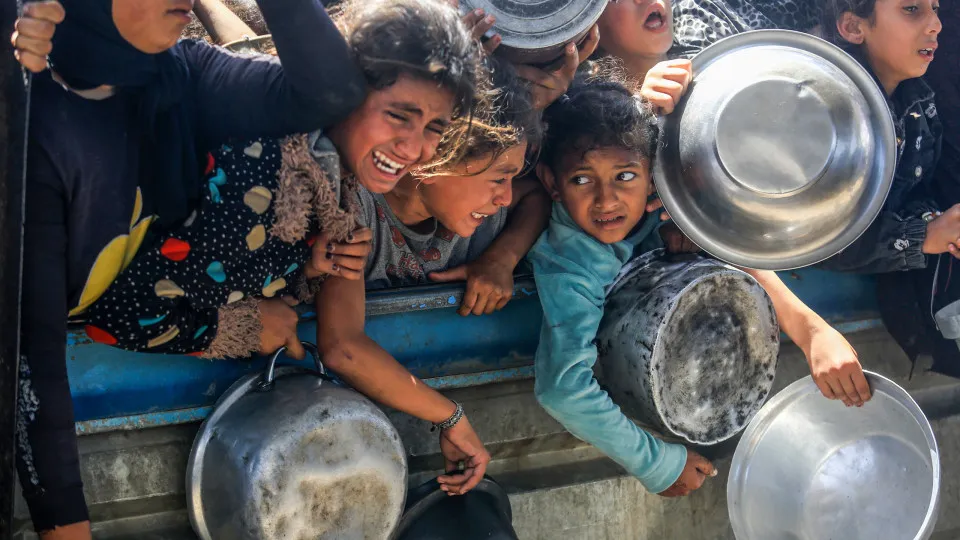 OMS denuncia morte à fome de 57 crianças em Gaza nos últimos dois meses