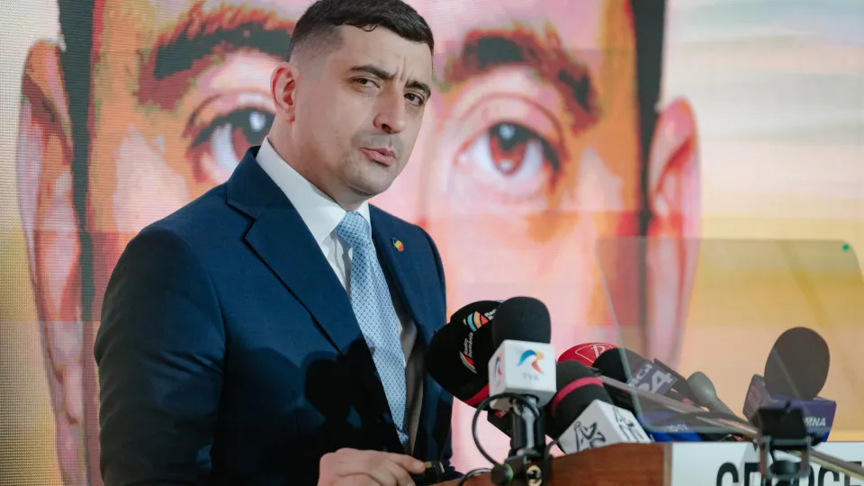 Roménia. Candidato derrotado acusa Constitucional de golpe