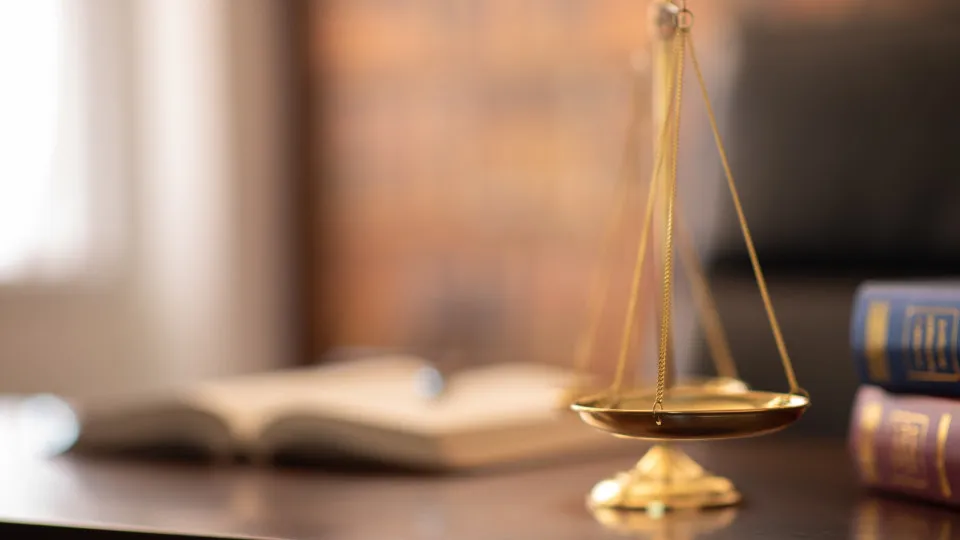 justiça, tribunal