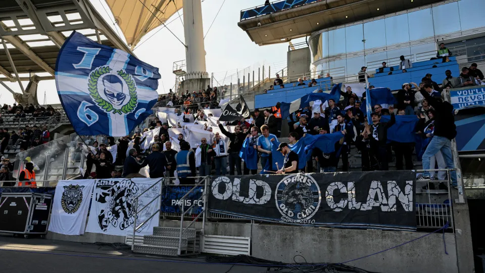 Paris FC regressa à elite do futebol francês 46 anos depois