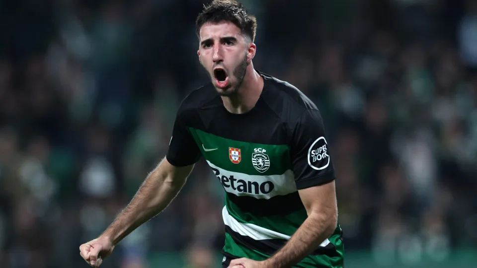 LISBON, PORTUGAL - NOVEMBER 26: Goncalo Inacio of Sporting CP celebrates scoring his team's first goal during the UEFA Champions League 2024/25 League Phase MD5 match between Sporting Clube de Portugal and Arsenal FC at Estadio Jose Alvalade on November 2