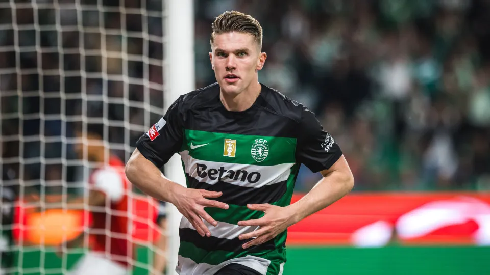 LISBON, PORTUGAL - 2025/04/07: Viktor Gyokeres of Sporting CP celebrates a goal during the Liga Portugal Betclic match between Sporting Clube de Portugal and Sporting Clube de Braga at Estadio Jose Alvalade in Lisbon.
(Final score: Sporting CP 1 - 1 SC B