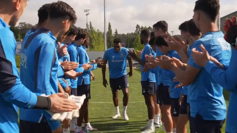 Não foi só Mora. Samu não escapou ao 'túnel da morte' no FC Porto