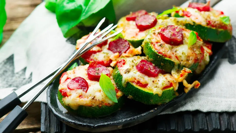 Mini pizzas saudáveis? Vai ficar fã desta receita