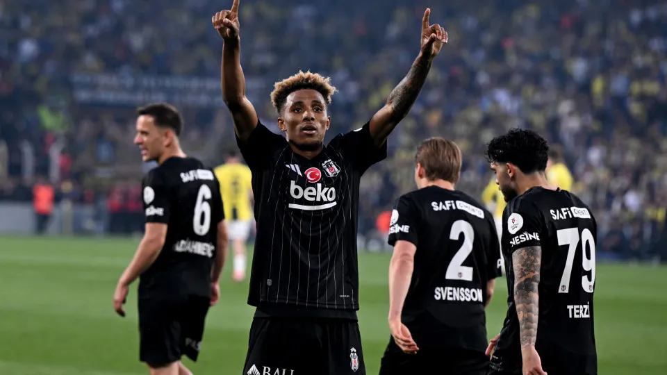 ISTANBUL, TURKIYE - MAY 04: Gedson Fernandes (83) of Besiktas celebrates a goal with his team matesduring the Turkish Super Lig Week 34 match between Fenerbahce and Besiktas at Ulker Stadium in Istanbul, Turkiye, on May 04, 2025. (Photo by Ahmet Okatali/A