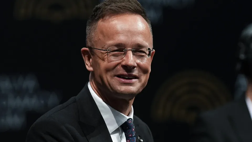 Ministro húngaro agradece a Trump após acordo entre Índia e Paquistão