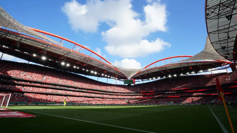 MP investiga denúncia sobre contratações do Valencia ao Benfica
