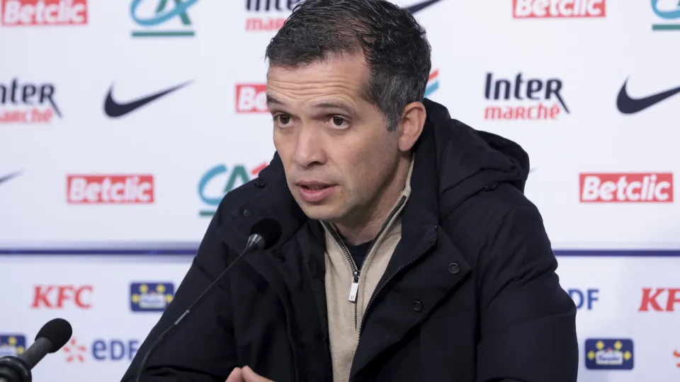 LILLE, FRANCE - APRIL 1: Dunkerque coach Luis Castro speaks to the media during the post-match press conference following the French Cup semifinal football match between USL Dunkerque and Paris Saint Germain (PSG) at Stade Pierre Mauroy, Decathlon Arena o