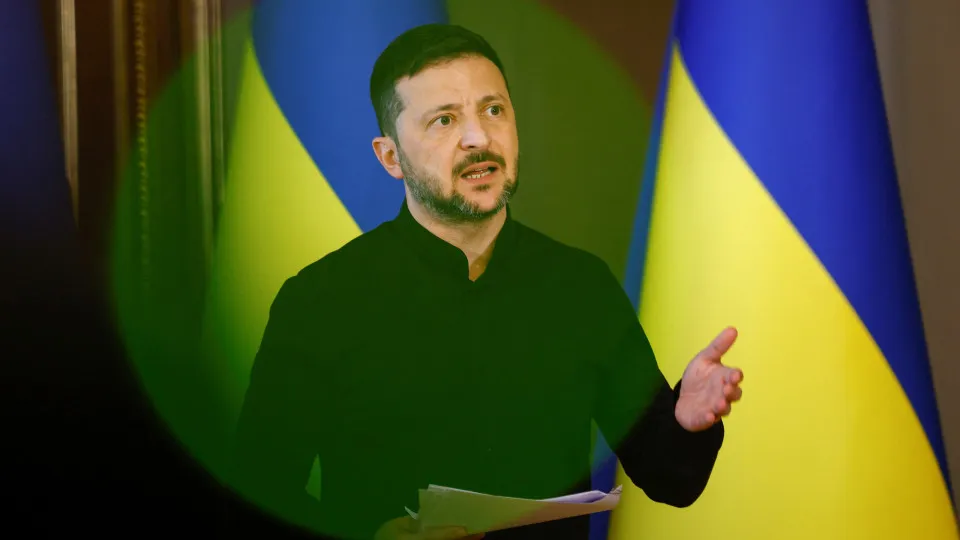 Zelensky afirma que ausência na cimeira da NATO seria vitória de Putin 