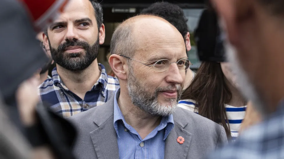 Beijos eram para Rui Tavares e não para Moreira? "Não faz o meu género"