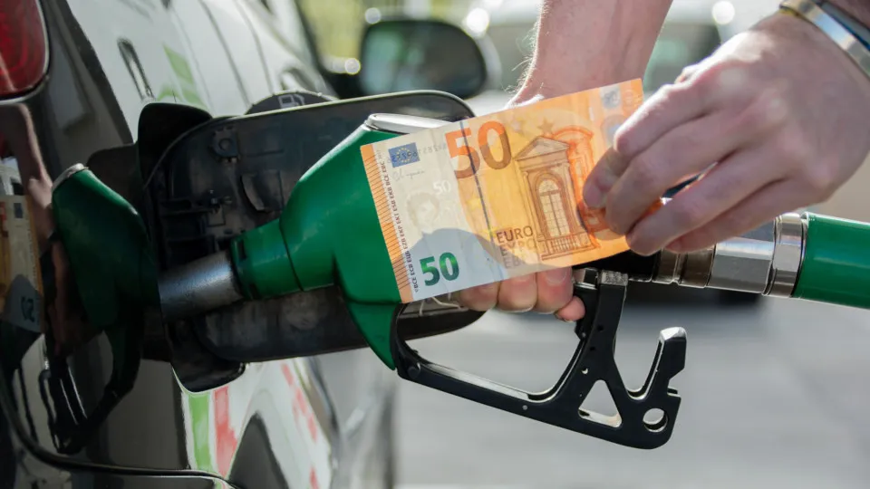 Semana arranca com mexida nos combustíveis: Onde é que custam menos?