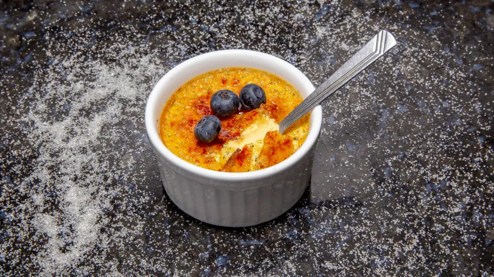 É por isto que uma chef nunca pede creme brûlée quando vai jantar fora