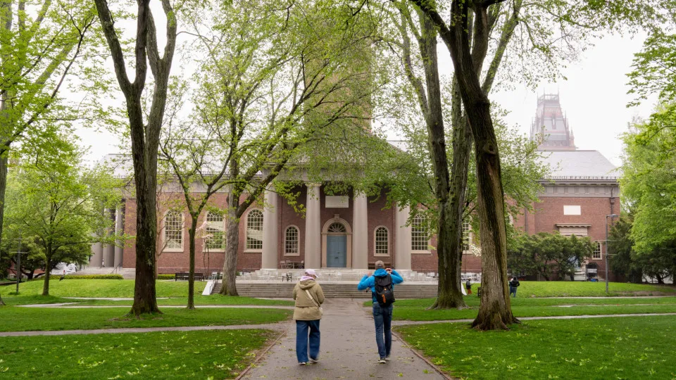 Juíza bloqueia decisão de Trump de proibir alunos estrangeiros em Harvard