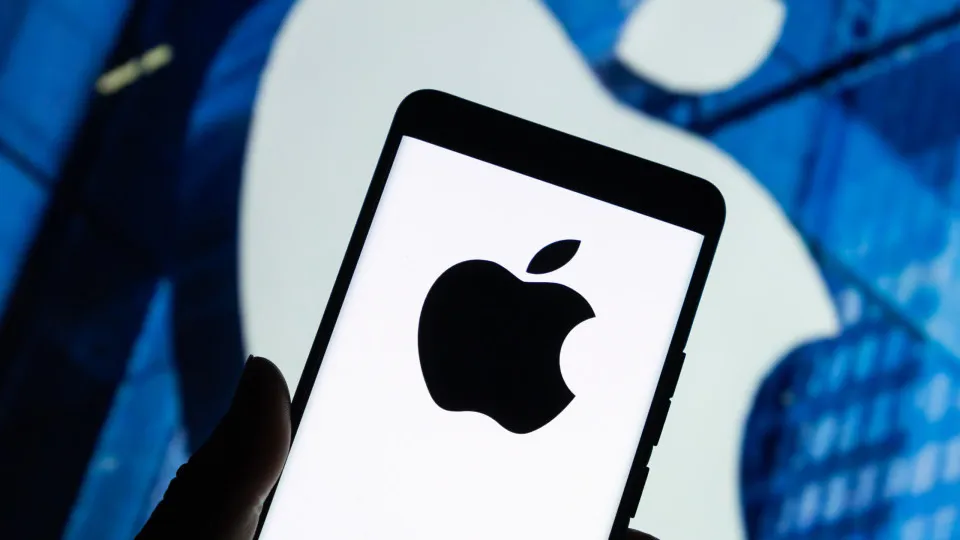 Wall Street fecha em baixa após Trump sugerir taxas sobre UE e Apple