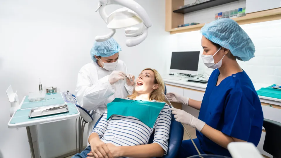 Uma ida ao dentista pode detetar distúrbio do sono comum