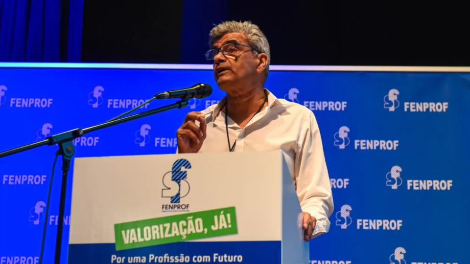 Fenprof acusa ministro de lançar "clima de suspeição" sobre professores