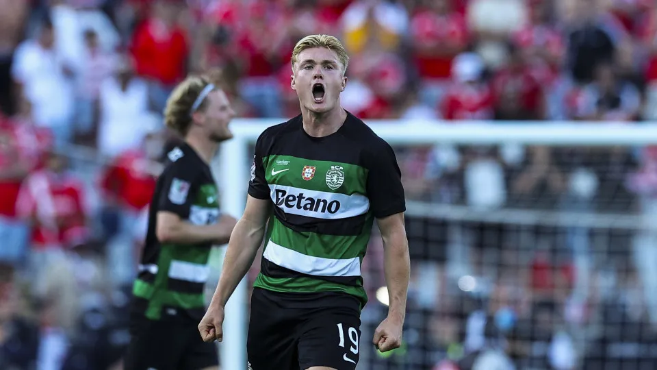 LISBON, PORTUGAL - MAY 25: Conrad Harder of Sporting CP celebrates scoring Sporting CP second goal during the Portuguese Cup final match between SL Benfica and Sporting CP at Estadio Nacional do Jamor on May 25, 2025 in Lisbon, Portugal. (Photo by Carlos 