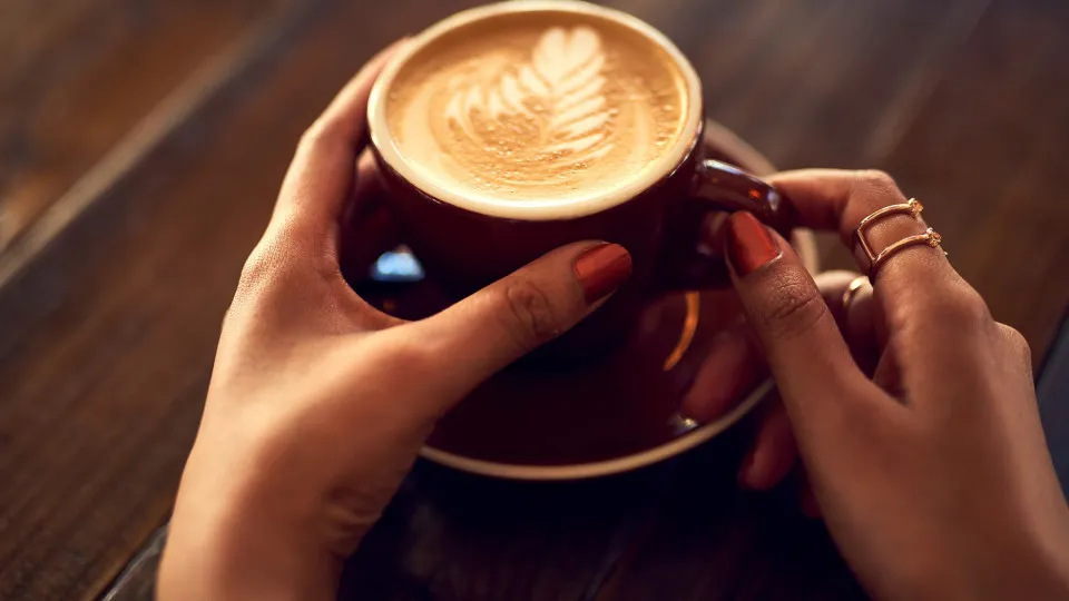 mulher; café