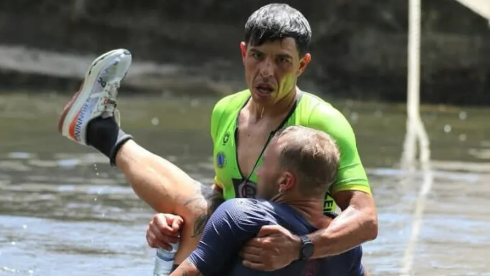 Militar da Marinha socorre atleta em prova na Golegã
