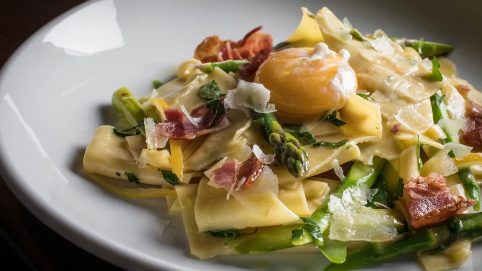 carbonara de espargos