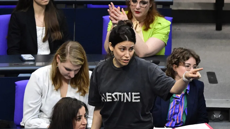 Cansin Köktürk, deputada do Die Linke, Alemanha, 