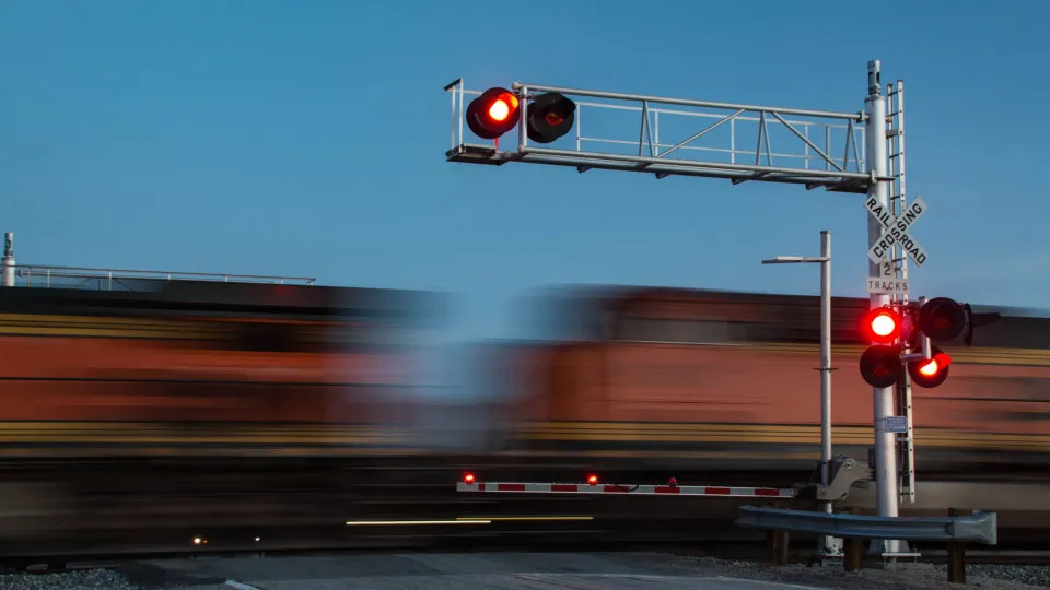 Passagem de nível ; Ferrovia ; Comboios