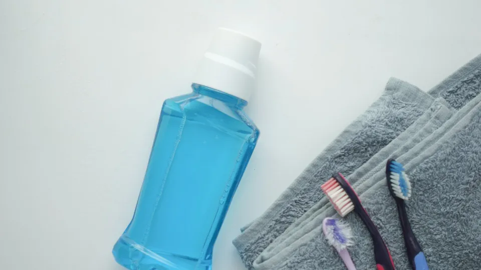 elixir oral, escova de dentes