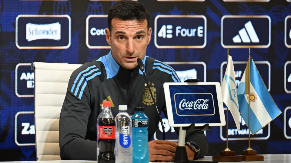Argentina's coach Lionel Scaloni speaks during a press conference in Ezeiza, Buenos Aires province, on June 4, 2025, on the eve of the FIFA World Cup 2026 qualifier football match against Chile. (Photo by Luis ROBAYO / AFP) (Photo by LUIS ROBAYO/AFP via G