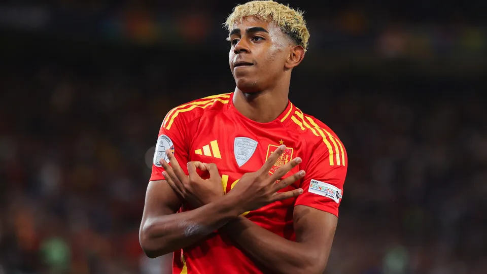 STUTTGART, GERMANY - JUNE 05: Lamine Yamal of Spain celebrates after scoring their side's fifth goal during the UEFA Nations League 2025 semifinal match between Spain and France at Stuttgart Arena on June 05, 2025 in Stuttgart, Germany. (Photo by James Gi