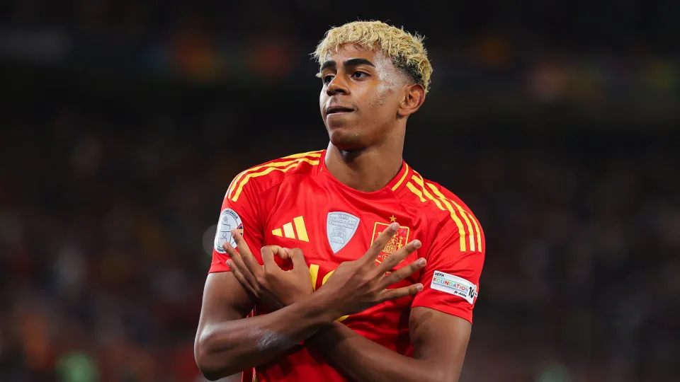 STUTTGART, GERMANY - JUNE 05: Lamine Yamal of Spain celebrates after scoring their side's fifth goal during the UEFA Nations League 2025 semifinal match between Spain and France at Stuttgart Arena on June 05, 2025 in Stuttgart, Germany. (Photo by James Gi