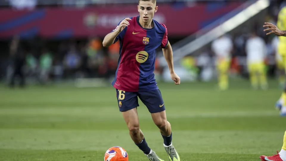 Fermin Lopez of FC Barcelona controls the ball during the La Liga EA Sports match between FC Barcelona and Villarreal CF at Olimpic Llus Companys in Barcelona, Spain, on May 18, 2025. (Photo by Gongora/NurPhoto via Getty Images)