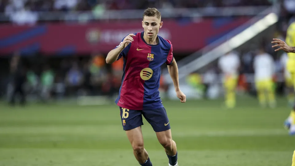 Fermin Lopez of FC Barcelona controls the ball during the La Liga EA Sports match between FC Barcelona and Villarreal CF at Olimpic Llus Companys in Barcelona, Spain, on May 18, 2025. (Photo by Gongora/NurPhoto via Getty Images)