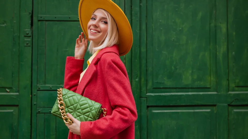 mulher; estilo; combinação de cores