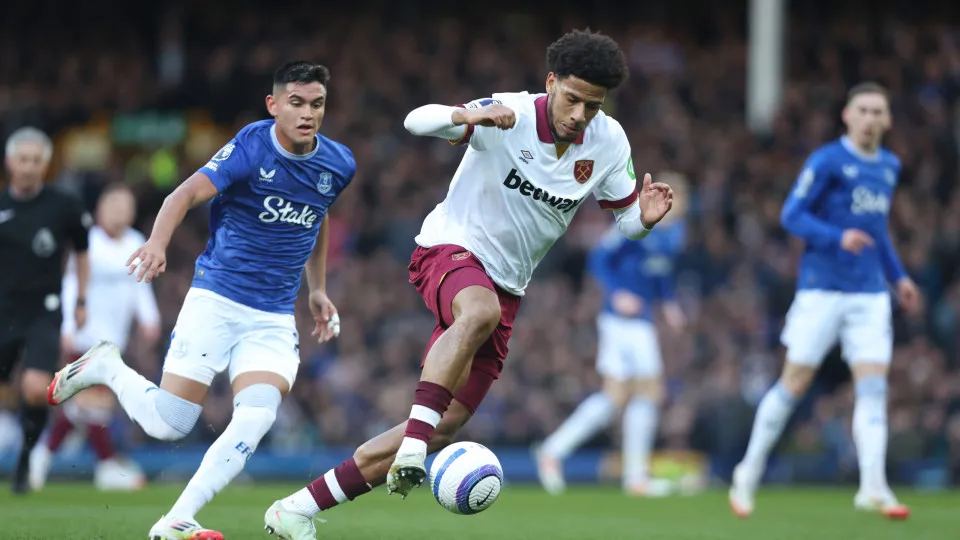 LIVERPOOL, ENGLAND - MARCH 15: West Ham United's Jean-Clair Todibo during the Premier League match between Everton FC and West Ham United FC at Goodison Park on March 15, 2025 in Liverpool, England. (Photo by Rob Newell - CameraSport via Getty Images)