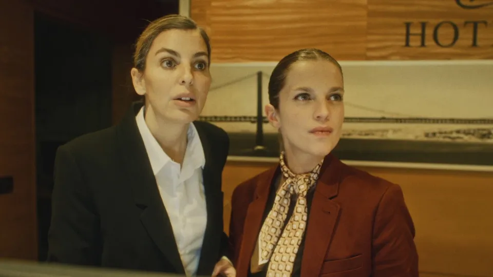 Júlia Palha e Jessica Athayde - Hotel Amor