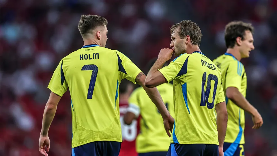 BUDAPEST, HUNGARY - JUNE 6: Benjamin Nygren #10 of Sweden scores the first goal during Hungary vs Sweden Friendly Match at Puskas Arena on June 6, 2025 in Budapest, Hungary. (Photo by David Balogh/Getty Images)