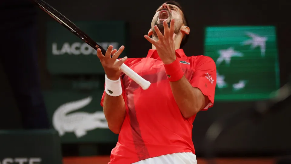 PARIS, FRANCE - JUNE 06: Novak Djokovic of Serbia reacts during his match against Jannik Sinner of Italy in the semi-finals at Roland Garros on June 06, 2025 in Paris, France. (Photo by Ian MacNicol/Getty Images)