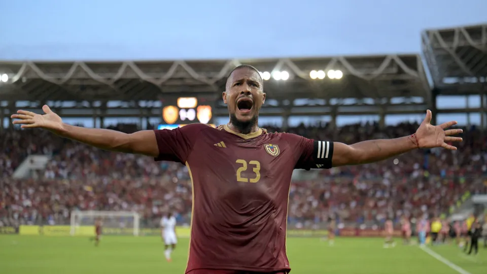 TOPSHOT - Venezuela's forward #23 Salomon Rondon celebrates scoring his team's second goal during the 2026 FIFA World Cup South American qualifiers football match between Venezuela and Bolivia at the Monumental stadium in Maturin, state of Monagas, Venezu