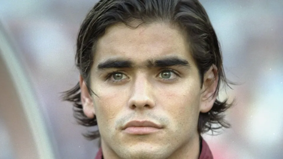 9 Oct 1999:  Dani of Portugal lines up before the EURO 2000 Group 7 Qualifier against Hungary played at the Stadium of Light, Lisbon, Portugal. The game finished in a 3-0 win for Portugal.  \ Photography by Nuno Corriea. \ Mandatory Credit: Allsport UK /A