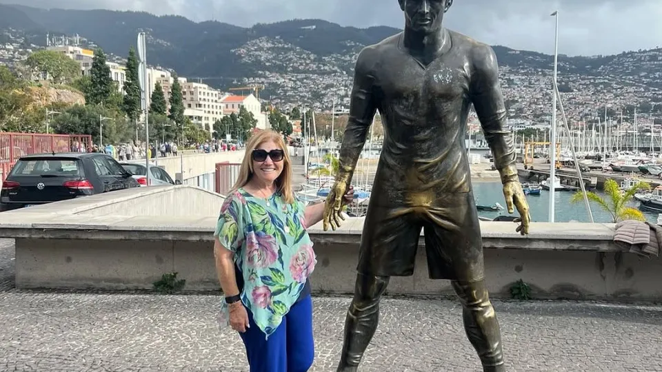 Dolores Aveiro 