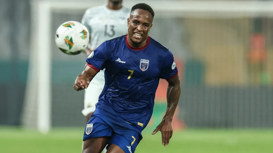 Cape Verde's forward #7 Jovane Cabral controls the ball during the Africa Cup of Nations (CAN) 2024 quarter-final football match between Cape Verde and South Africa at the Stade Charles Konan Banny in Yamoussoukro on February 3, 2024. (Photo by FRANCK FIF