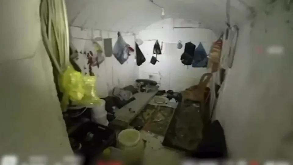 Israel mostra túnel sob hospital onde diz ter sido morto líder do Hamas