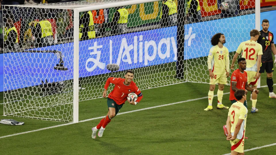 Portugal's forward #07 Cristiano Ronaldo celebrates scoring the equalizing 2-2 goal during the UEFA Nations League final football match between Portugal and Spain in Munich, southern  on June 8, 2025. (Photo by Alexandra BEIER / AFP) (Photo by ALEX