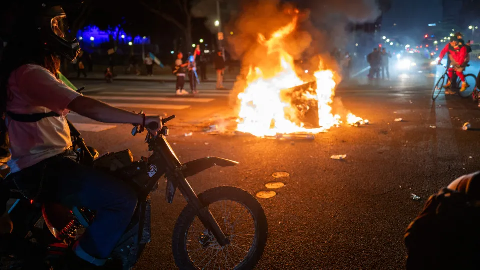 Los Angeles, Manifestação
