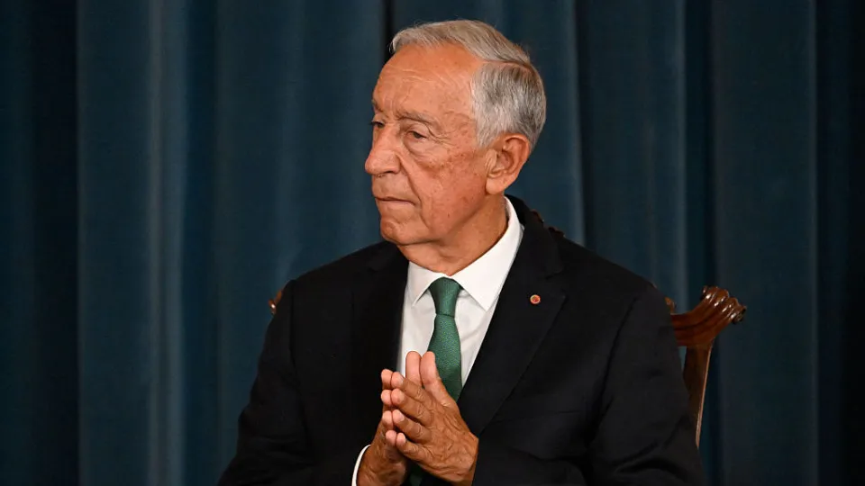 Marcelo "lamenta profundamente acidente" do elevador da Glória em Lisboa