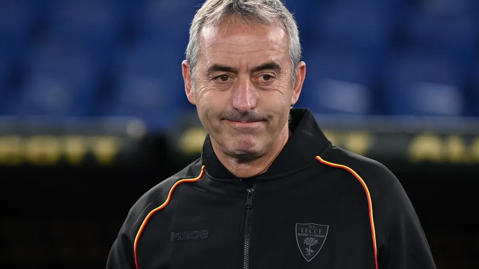ROME, ITALY - MAY 25: Marco Giampaolo of Lecce coach in the bench during the Serie match between Lazio and Lecce at Stadio Olimpico on May 25, 2025 in Rome, Italy. (Photo by Image Photo Agency/Getty Images)