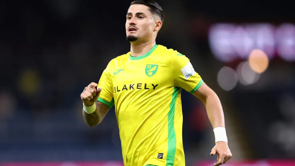 BURNLEY, ENGLAND - APRIL 11: Borja Sainz of Norwich City looks on during the Sky Bet Championship match between Burnley FC and Norwich City FC at  on April 11, 2025 in Burnley, England. (Photo by Matt McNulty/Getty Images)